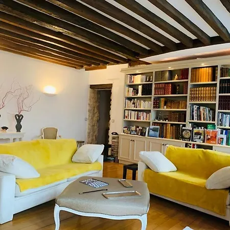 Lux Marais Temple شقة