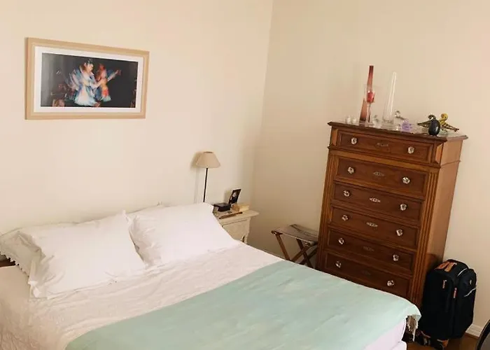 Appartement Lux Marais Temple Parijs